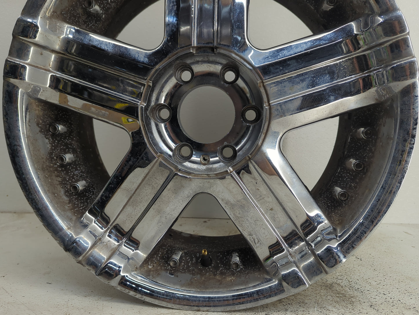 2004-2008 Chrysler Pacifica Oem Wheel Rim 1097587 - Oemusedautoparts1.com