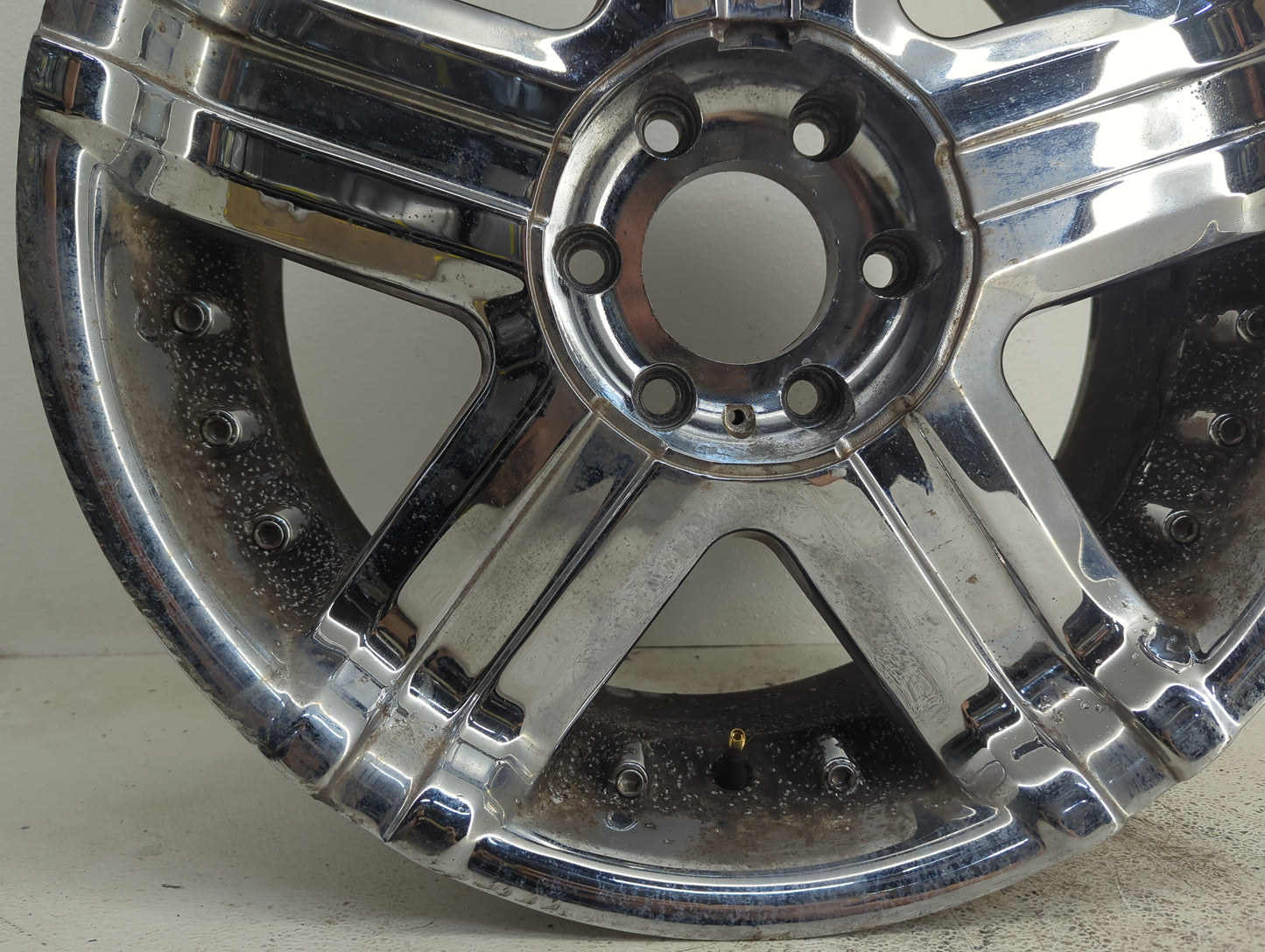 2004-2008 Chrysler Pacifica Oem Wheel Rim 1097587 - Oemusedautoparts1.com