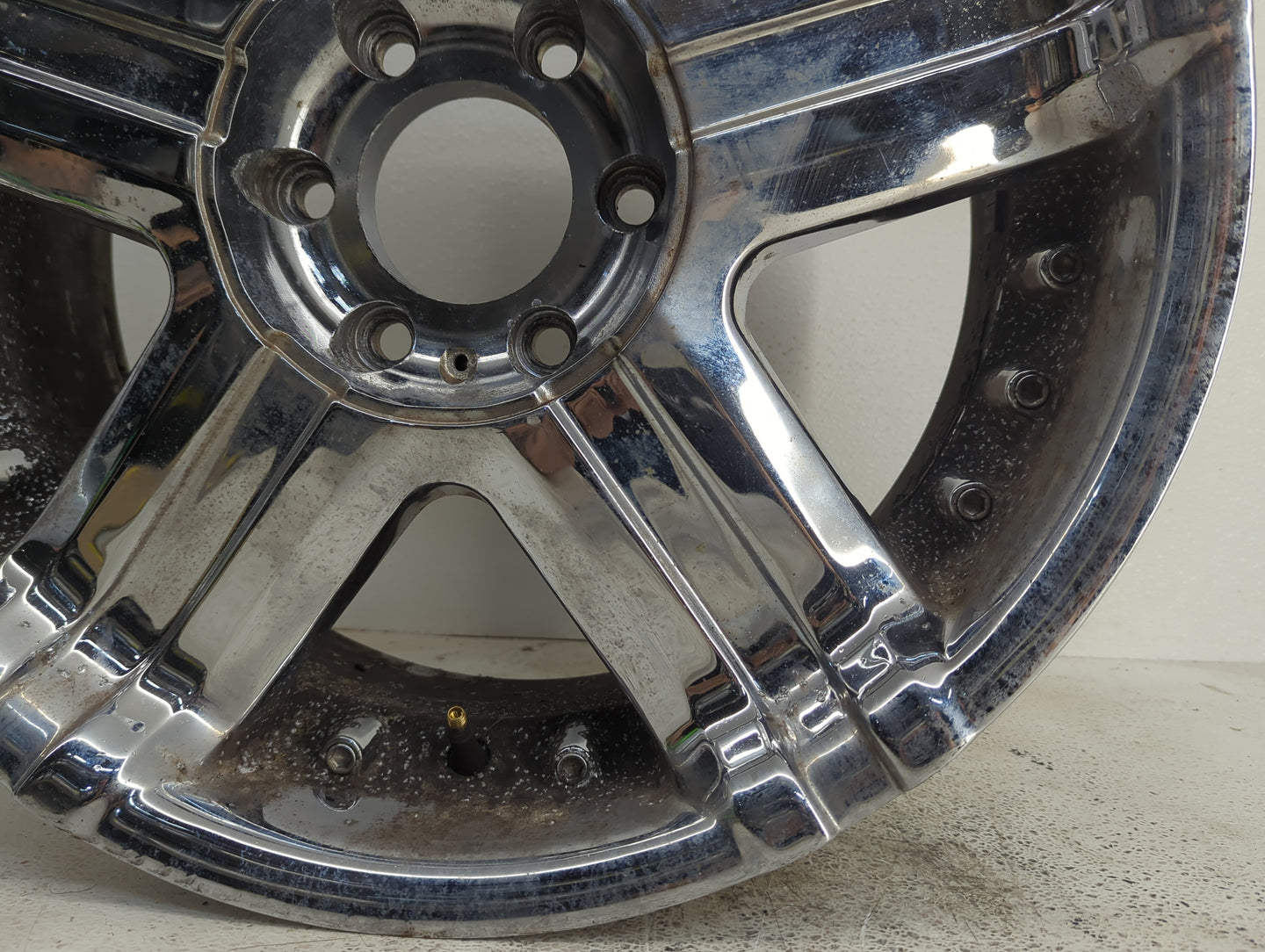 2004-2008 Chrysler Pacifica Oem Wheel Rim 1097587 - Oemusedautoparts1.com