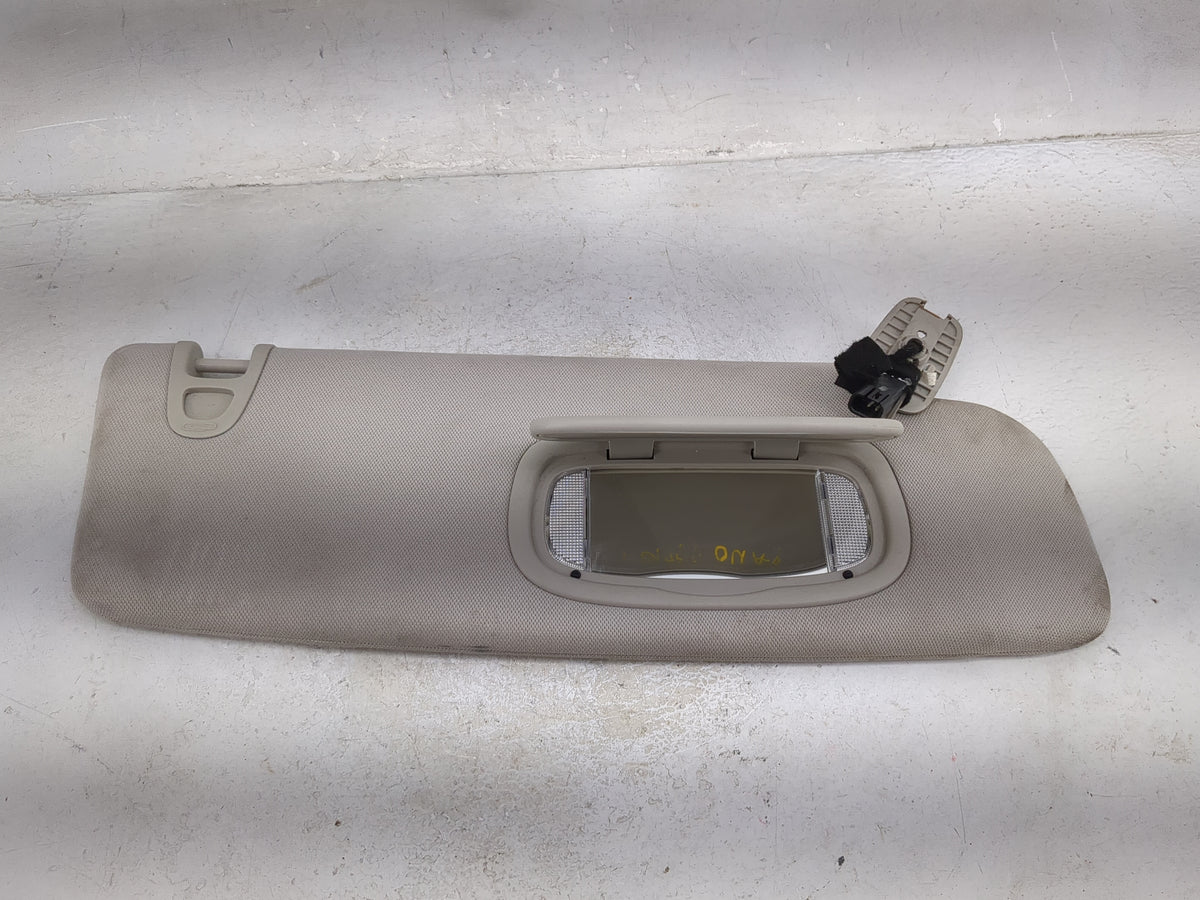 2017-2020 Chrysler Pacifica Sun Visor Shade Replacement Passenger Right Mirror Fits Fits 2017 2018 2019 2020 OEM Used Auto P