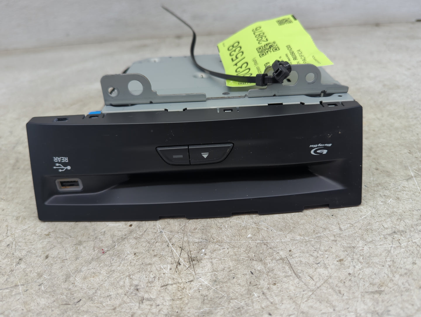 2017-2017 Chrysler Pacifica Information Display Screen 5031538 - Oemusedautoparts1.com