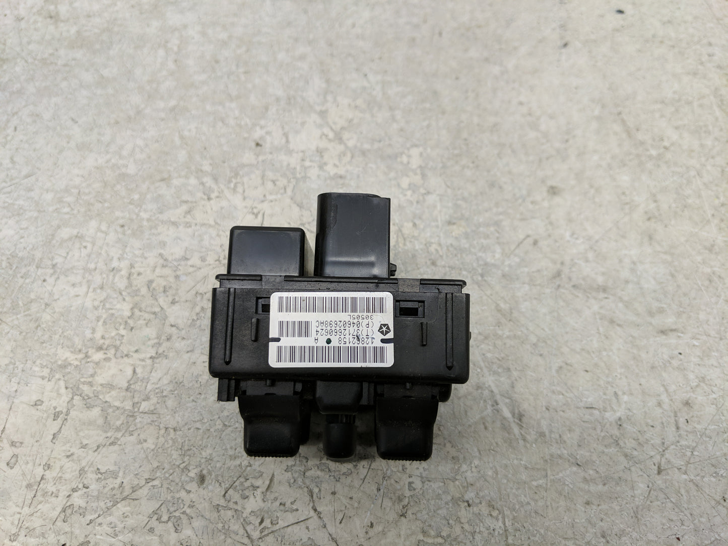 2001-2010 Chrysler Pt Cruiser Master Power Window Switch Replacement Driver Side Left Fits OEM Used Auto Parts - Oemusedauto