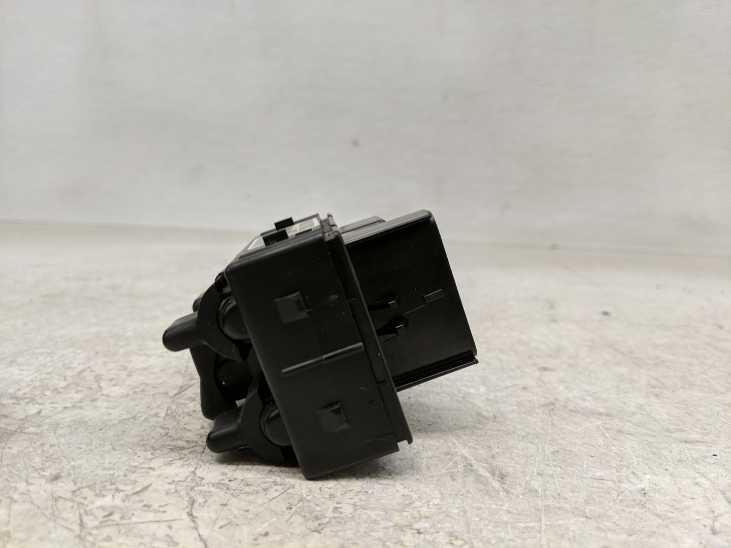2001-2010 Chrysler Pt Cruiser Master Power Window Switch Replacement Driver Side Left Fits OEM Used Auto Parts - Oemusedauto