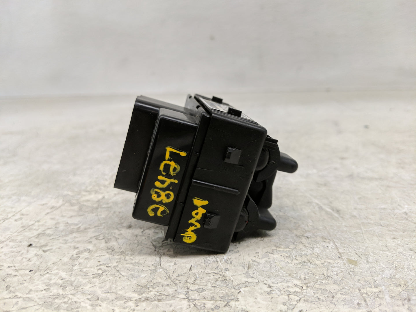 2001-2010 Chrysler Pt Cruiser Master Power Window Switch Replacement Driver Side Left Fits OEM Used Auto Parts - Oemusedauto