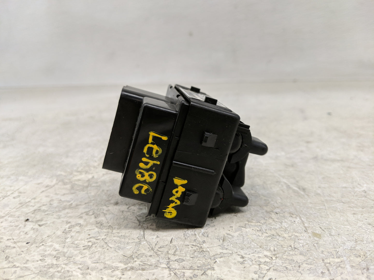 2001-2010 Chrysler Pt Cruiser Master Power Window Switch Replacement Driver Side Left Fits OEM Used Auto Parts - Oemusedauto