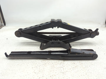 2010 Chrysler Sebring Spare Scissor Car Jack - Oemusedautoparts1.com