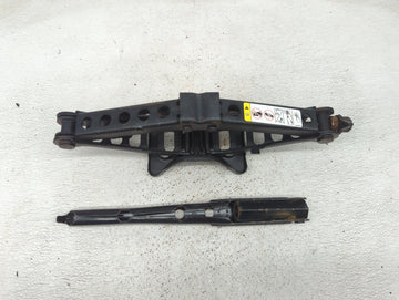 2010 Chrysler Sebring Spare Scissor Car Jack