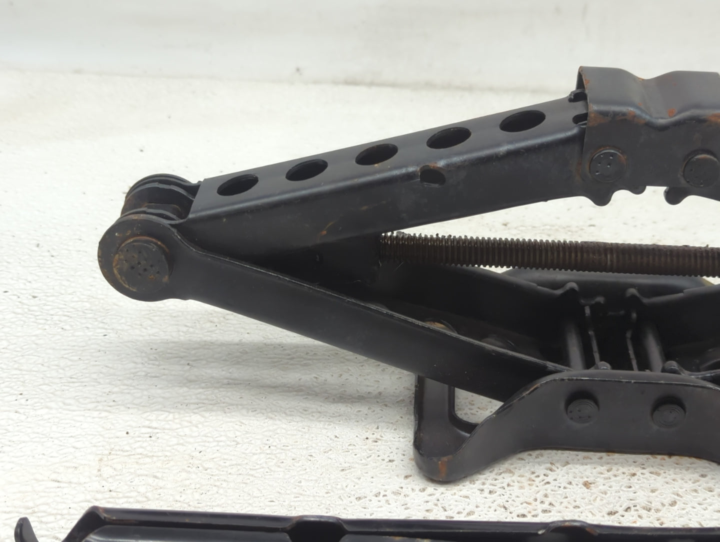 2010 Chrysler Sebring Spare Scissor Car Jack - Oemusedautoparts1.com