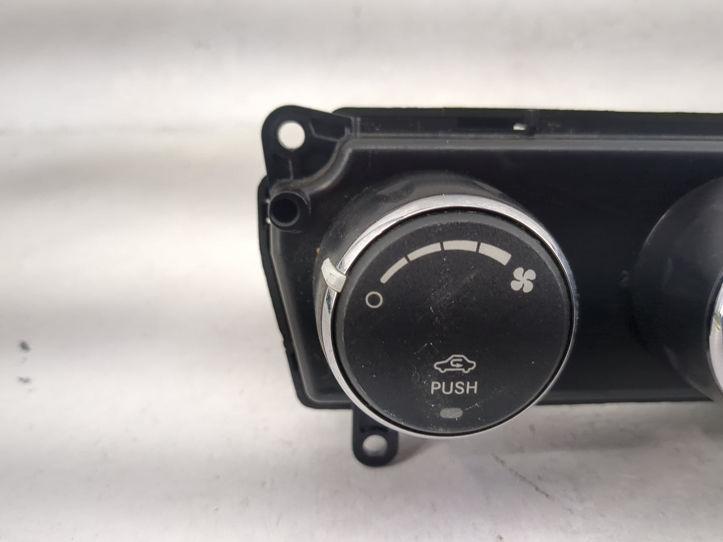 2008-2010 Chrysler Sebring Climate Control Module Temperature AC/Heater Replacement Fits Fits 2008 2009 2010 OEM Used Auto P