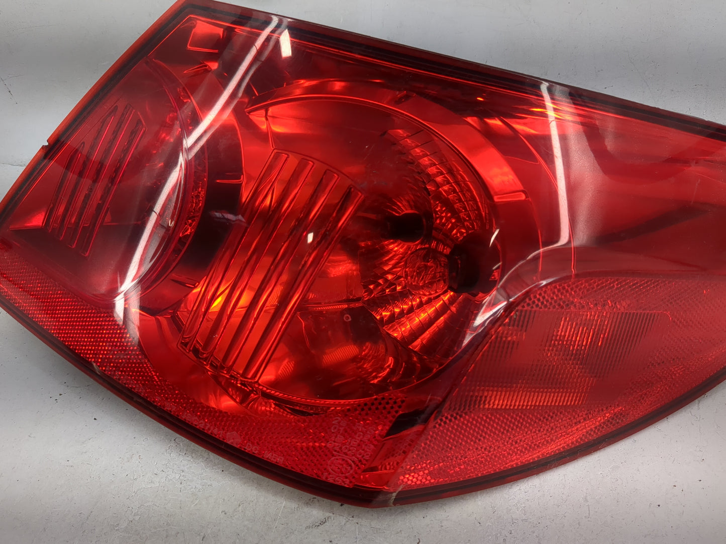 2009-2010 Chrysler Sebring Tail Light Assembly Passenger Right OEM Fits Fits 2009 2010 OEM Used Auto Parts - Oemusedautopart