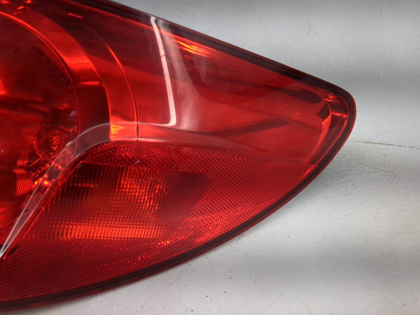 2009-2010 Chrysler Sebring Tail Light Assembly Passenger Right OEM Fits Fits 2009 2010 OEM Used Auto Parts - Oemusedautopart