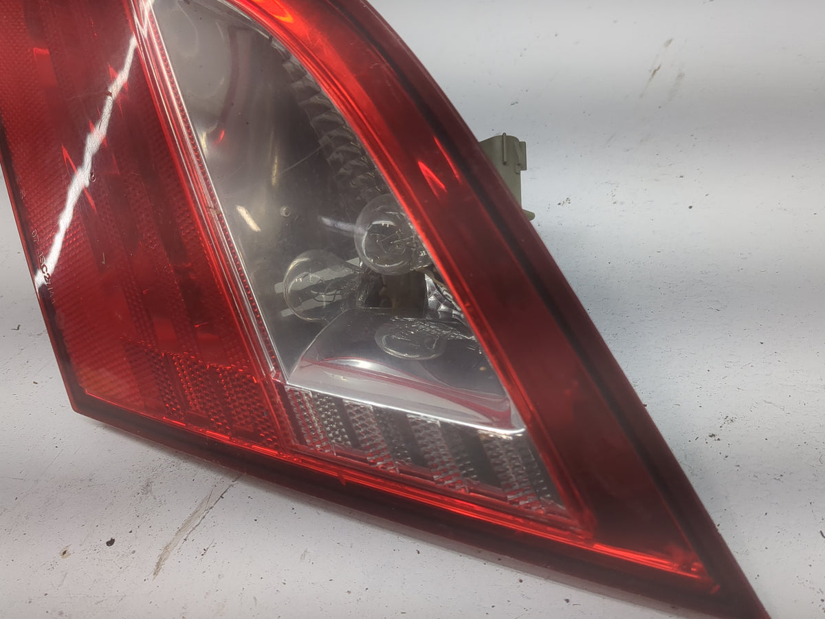 2009 Chrysler Sebring Passenger Right Side Deck Lid Mounted Tail Light 5042406 - Oemusedautoparts1.com