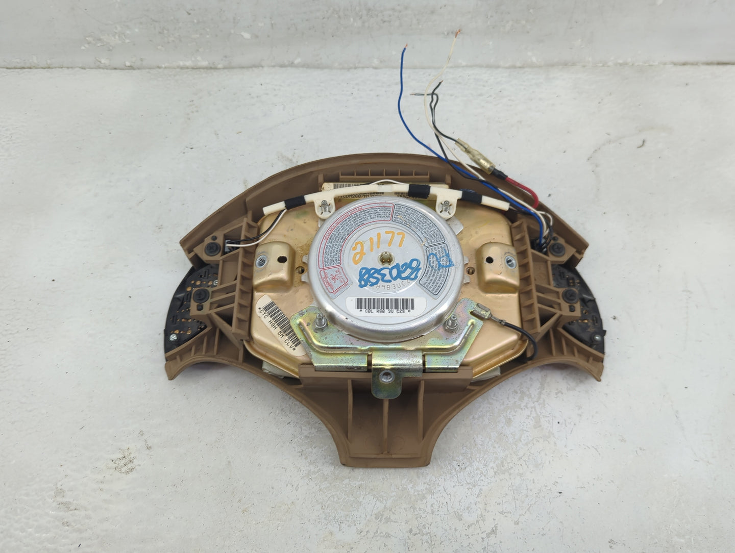 1996 Chrysler Town & Country Air Bag Driver Left Steering Wheel Mounted - Oemusedautoparts1.com