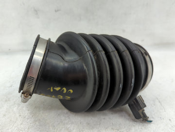 2006 Chrysler Town & Country Air Cleaner Intake Duct Hose Tube - Oemusedautoparts1.com
