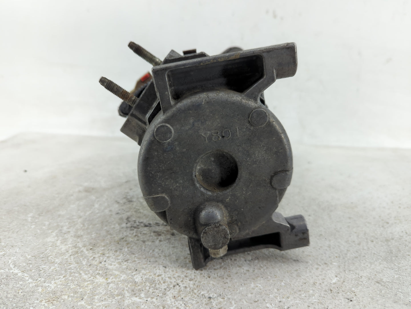 2001-2002 Chrysler Town & Country Air Conditioning A/c Ac Compressor Oem - Oemusedautoparts1.com