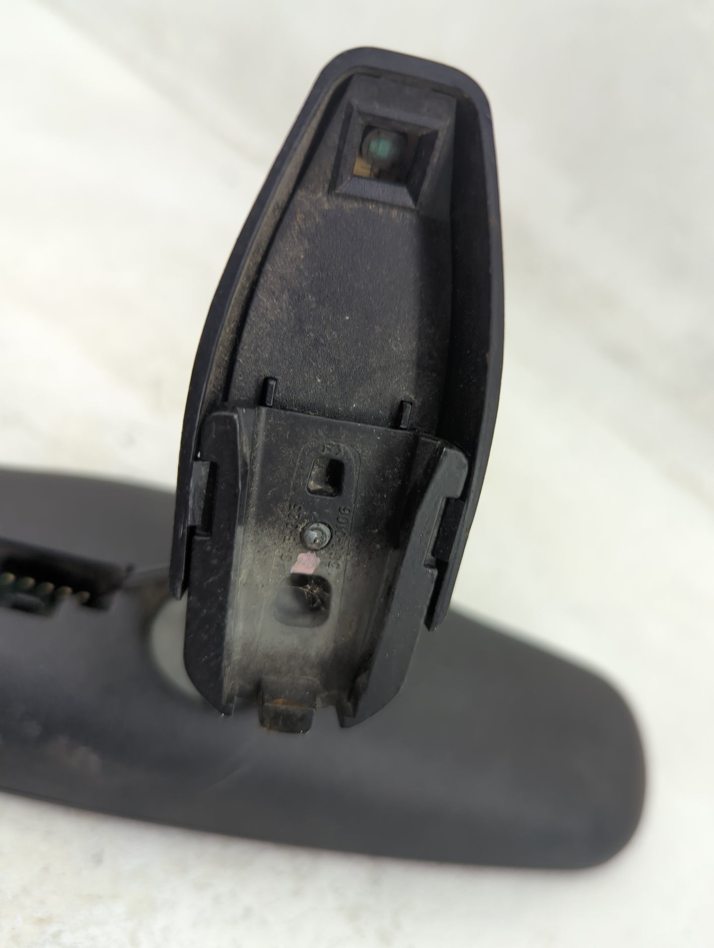 0 Chrysler Town & Country Interior Rear View Mirror Replacement OEM Fits OEM Used Auto Parts - Oemusedautoparts1.com