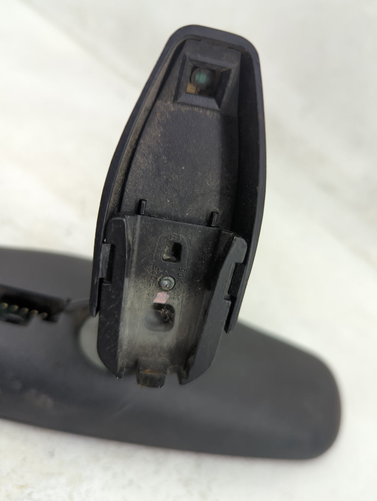 0 Chrysler Town & Country Interior Rear View Mirror Replacement OEM Fits OEM Used Auto Parts - Oemusedautoparts1.com