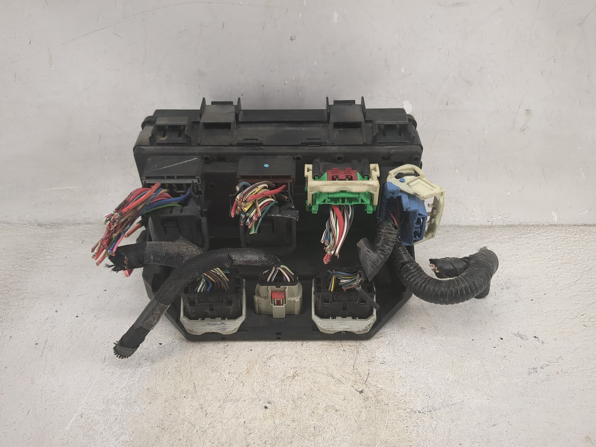 2011-2011 Chrysler Town & Country Fusebox Fuse Box Relay Module Tipm - Oemusedautoparts1.com