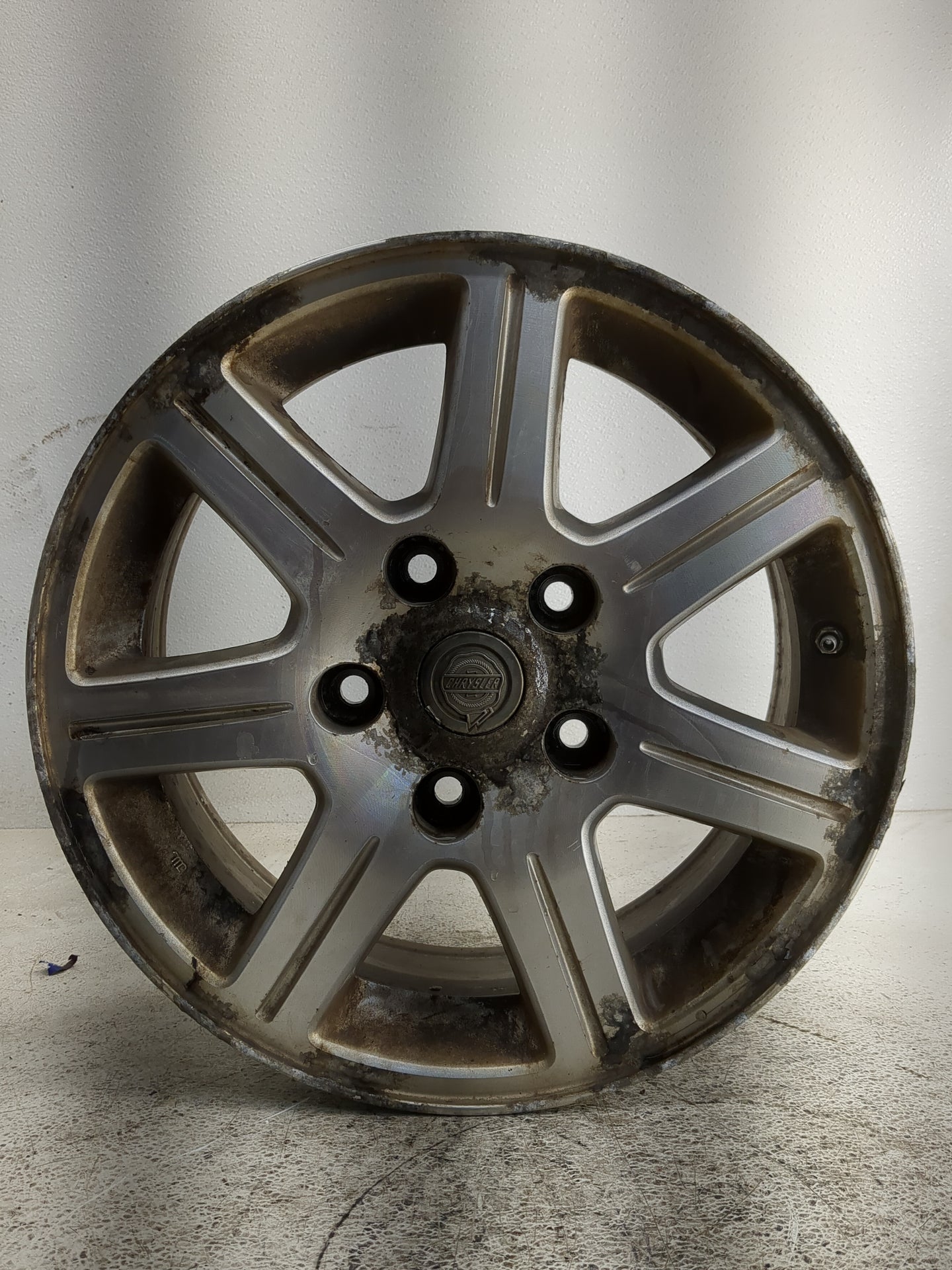 2008-2013 Chrysler Town & Country Oem Wheel Rim - Oemusedautoparts1.com