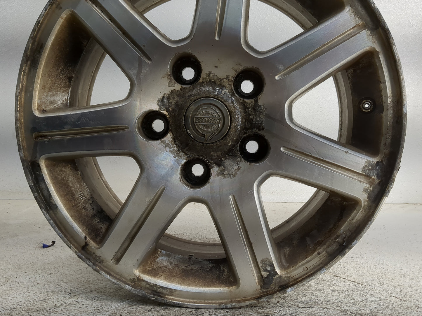 2008-2013 Chrysler Town & Country Oem Wheel Rim - Oemusedautoparts1.com