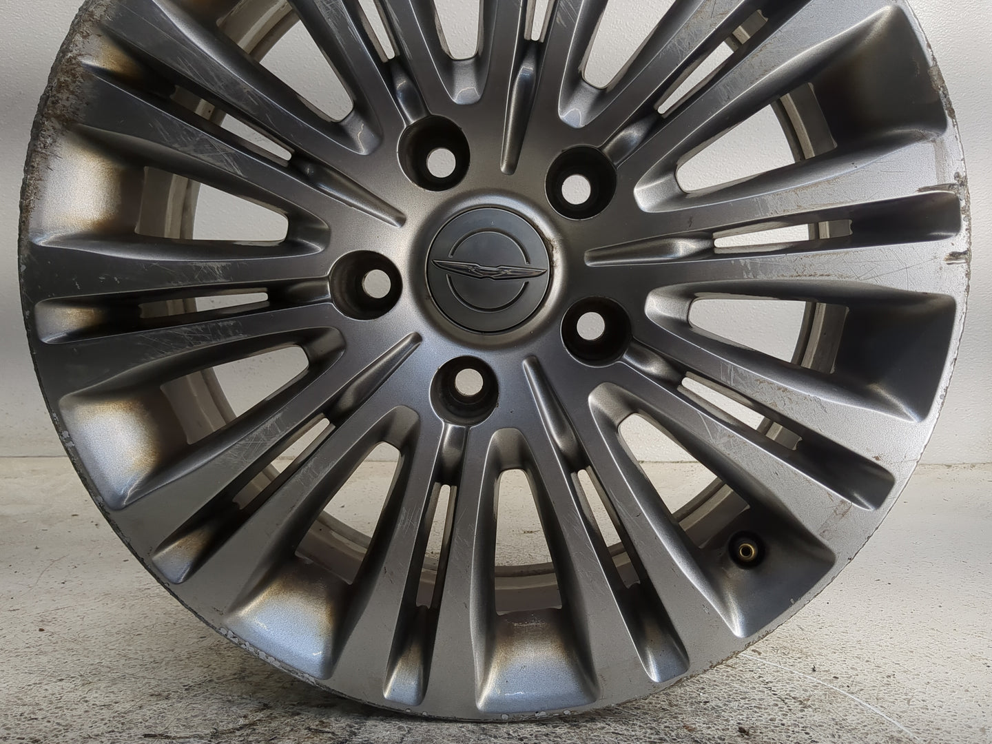 2011-2016 Chrysler Town & Country Oem Wheel Rim 1389902 - Oemusedautoparts1.com