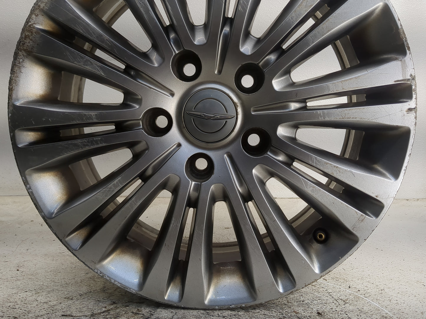 2011-2016 Chrysler Town & Country Oem Wheel Rim 1389902 - Oemusedautoparts1.com