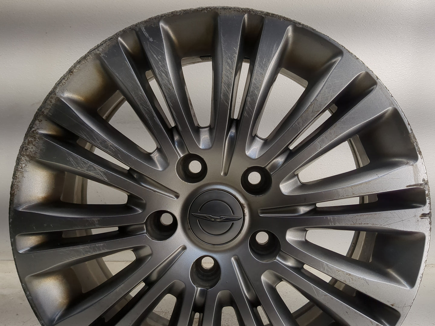 2011-2016 Chrysler Town & Country Oem Wheel Rim 1389902 - Oemusedautoparts1.com