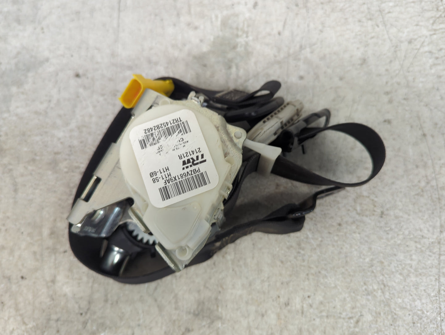 2011-2013 Chrysler Town & Country Passenger Front Seatbelt Retractor 5011122 - Oemusedautoparts1.com