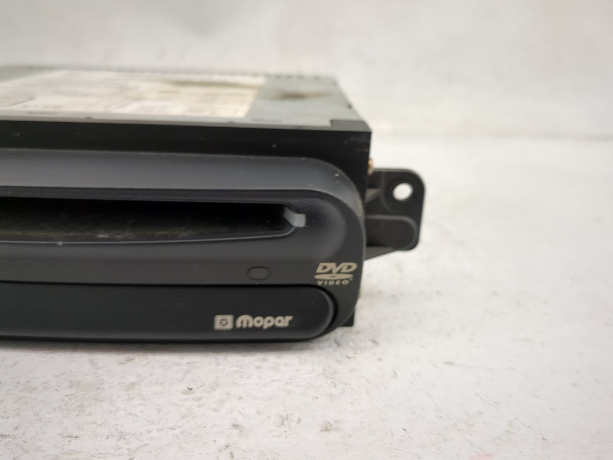 2002-2002 Chrysler Town & Country Radio Cd Changer - Oemusedautoparts1.com