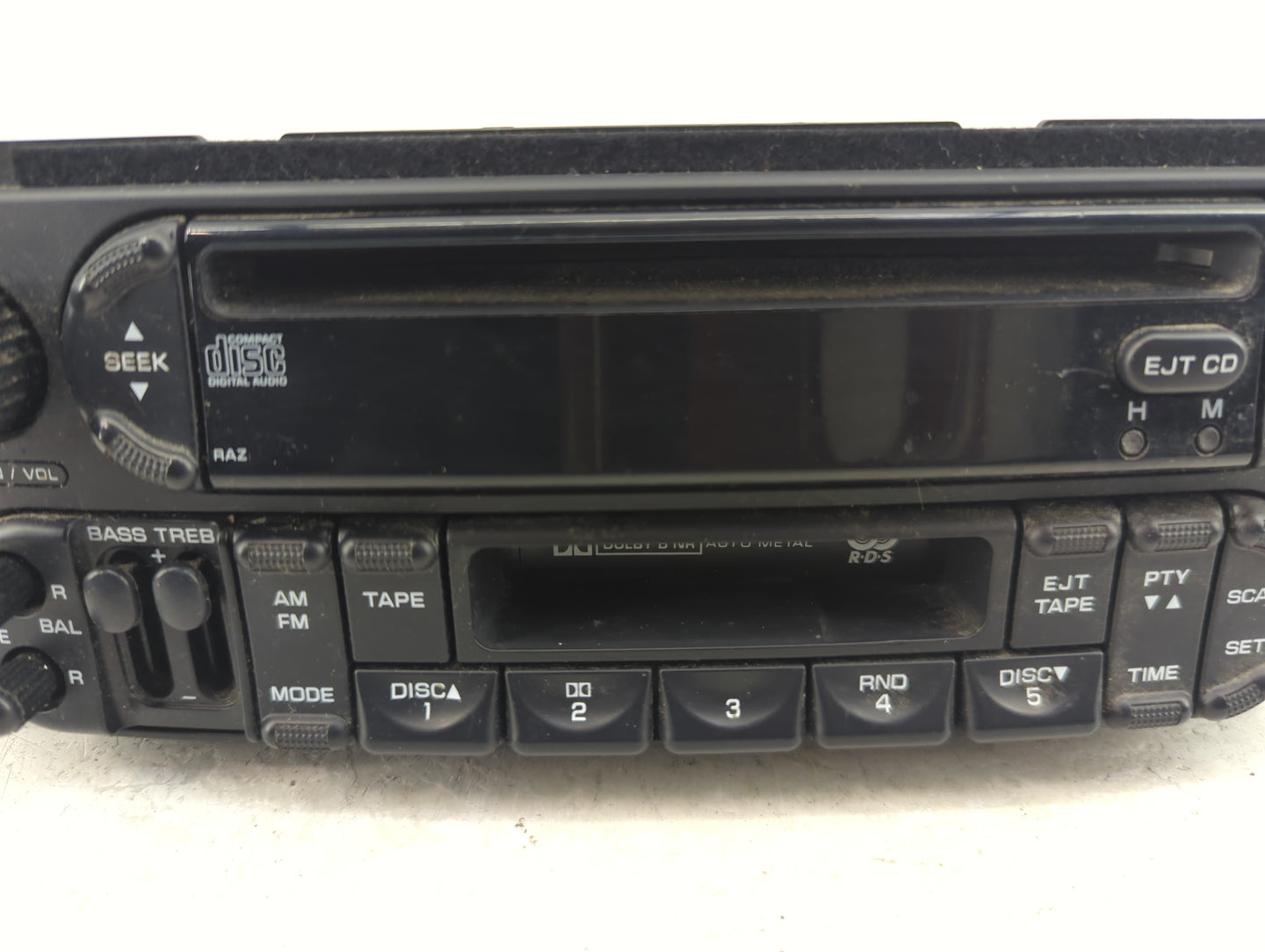 2005-2007 Chrysler Town & Country Radio AM FM Cd Player Receiver Replacement Fits Fits 2005 2006 2007 OEM Used Auto Parts - 