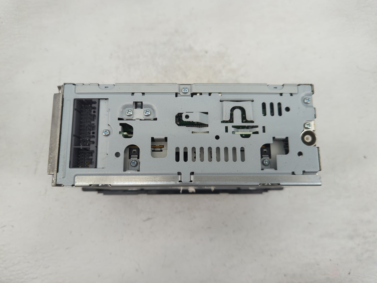 2005-2007 Chrysler Town & Country Radio AM FM Cd Player Receiver Replacement Fits Fits 2005 2006 2007 OEM Used Auto Parts - 