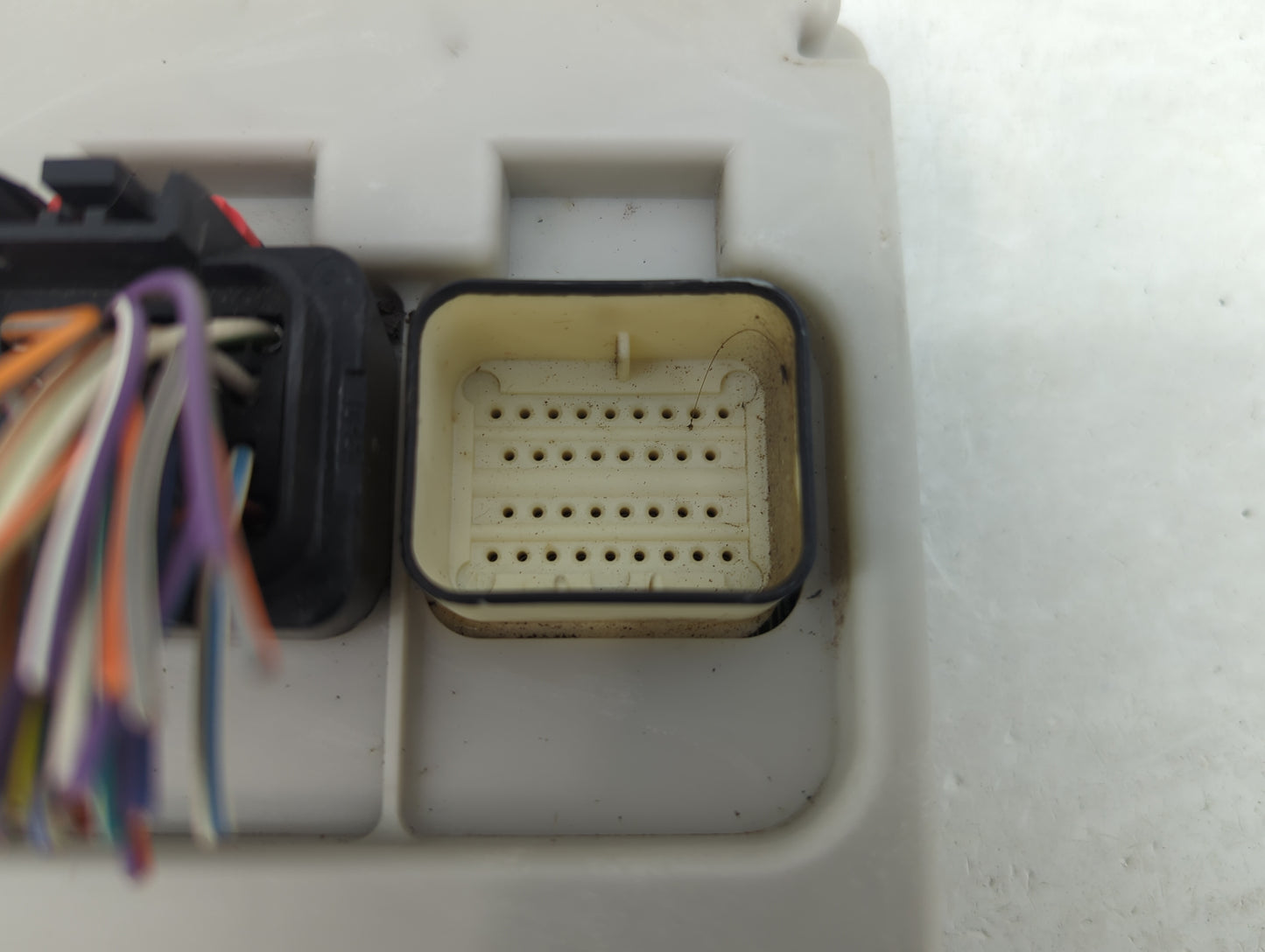 2006 Chrysler Town & Country Body Control Module Bcm Inner Cabin Fuse Box - Oemusedautoparts1.com