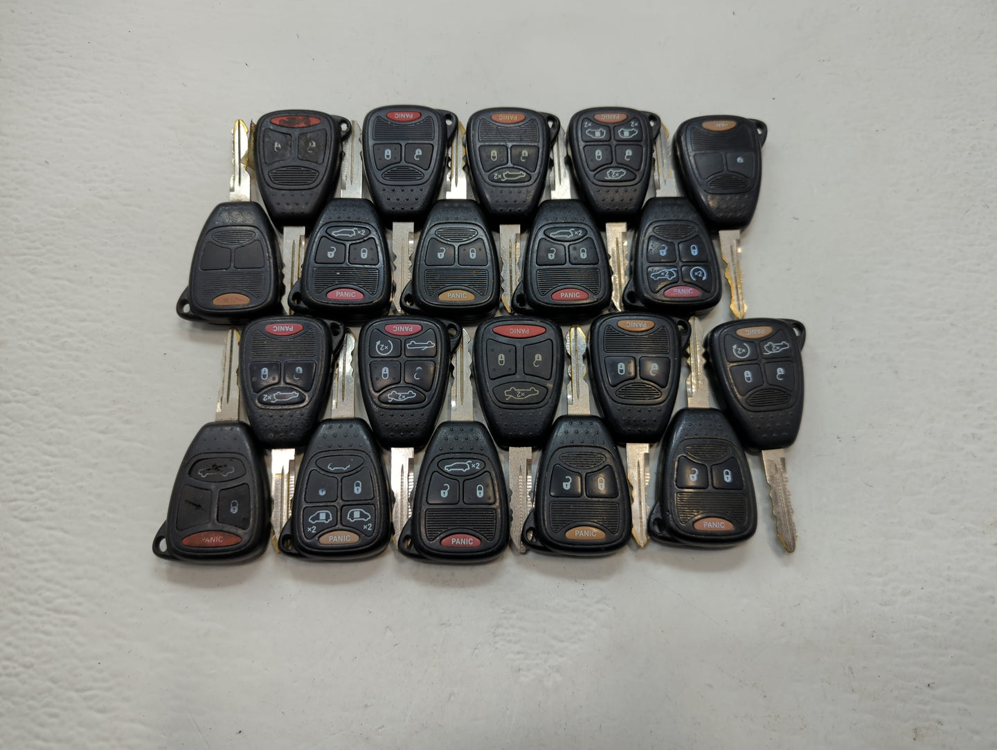 Lot of 20 Dodge Keyless Entry Remote Fob OHT692427AA | M3N5WY72XX | - Oemusedautoparts1.com