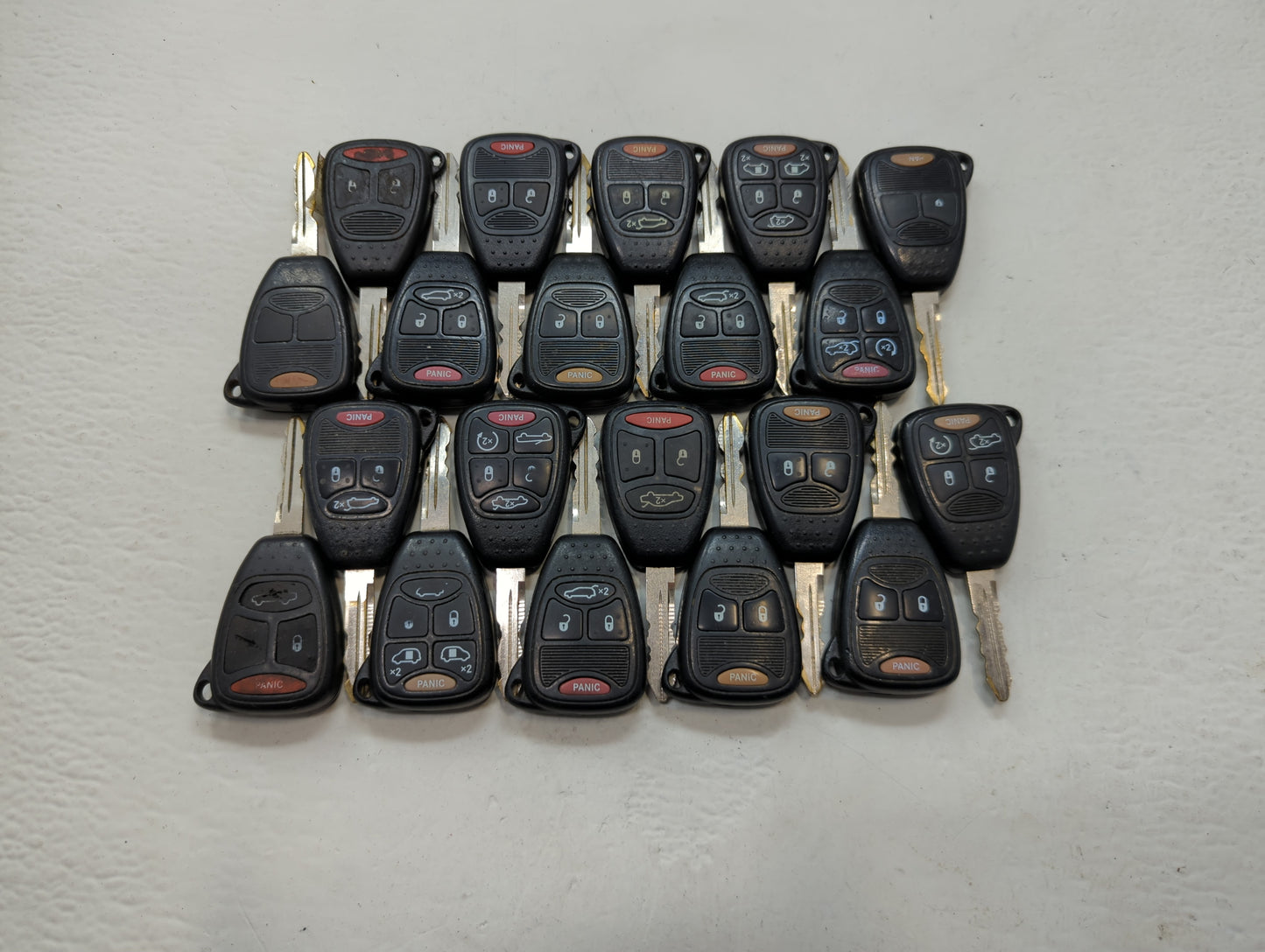 Lot of 20 Dodge Keyless Entry Remote Fob OHT692427AA | M3N5WY72XX | - Oemusedautoparts1.com