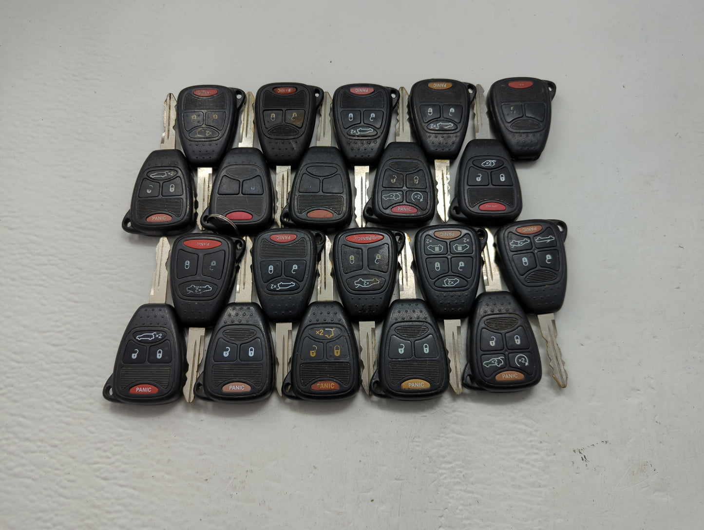 Lot of 20 Dodge Keyless Entry Remote Fob OHT692427AA | M3N5WY72XX | - Oemusedautoparts1.com
