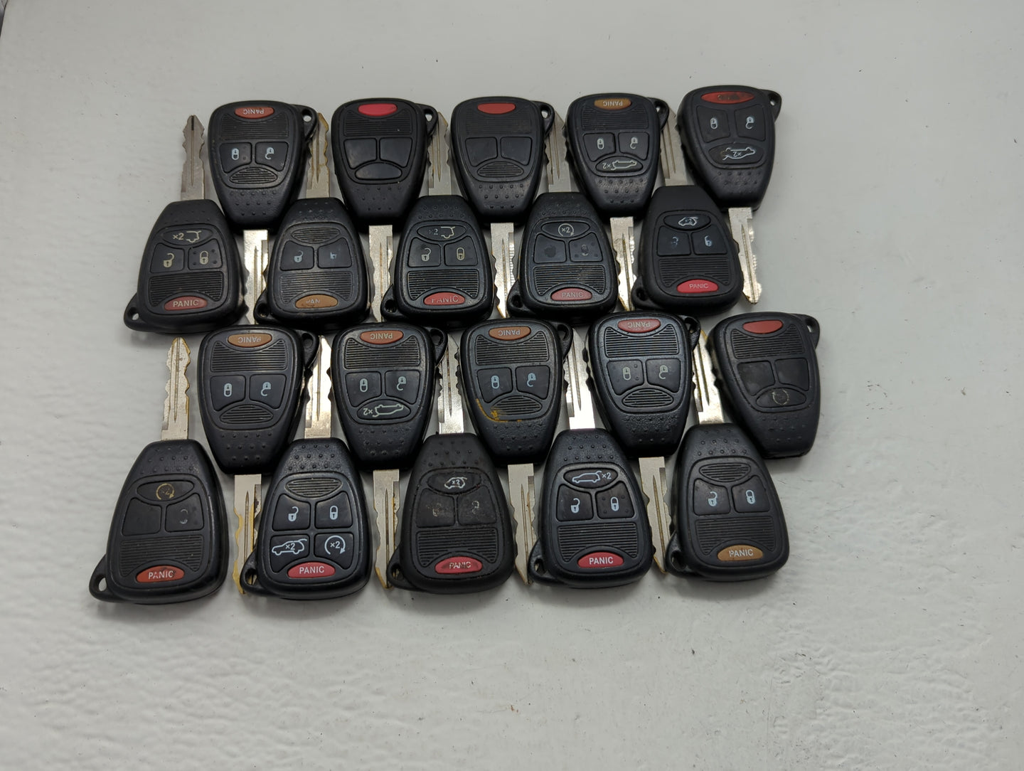 Lot of 20 Dodge Keyless Entry Remote Fob OHT692427AA | OHT692713AA | - Oemusedautoparts1.com