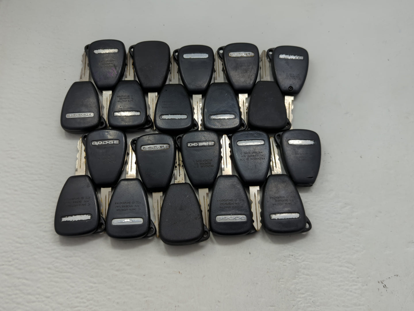 Lot of 20 Dodge Keyless Entry Remote Fob OHT692427AA | OHT692713AA | - Oemusedautoparts1.com