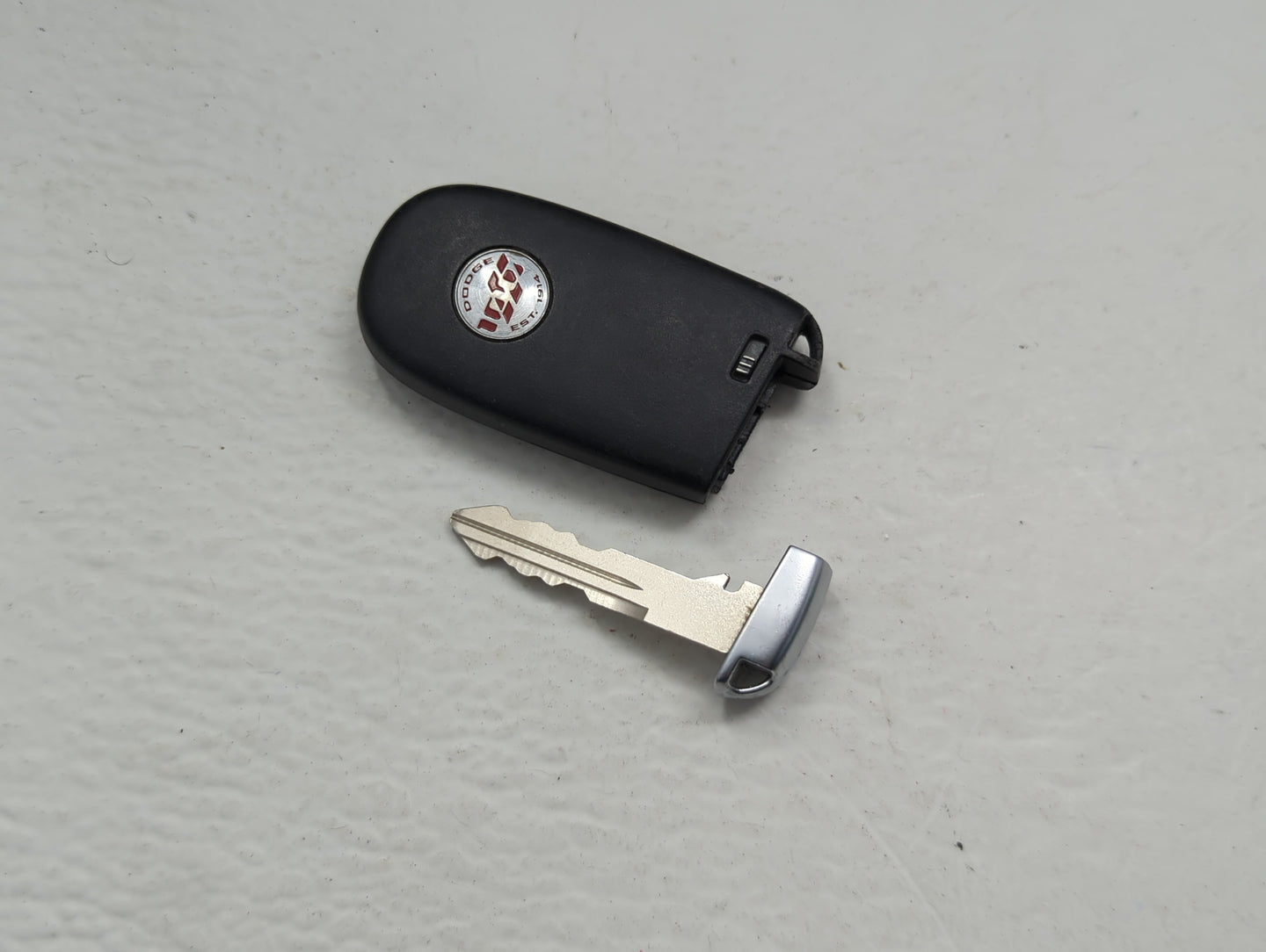 Dodge Keyless Entry Remote Fob M3N-40821302 05026676AH 5 buttons - Oemusedautoparts1.com