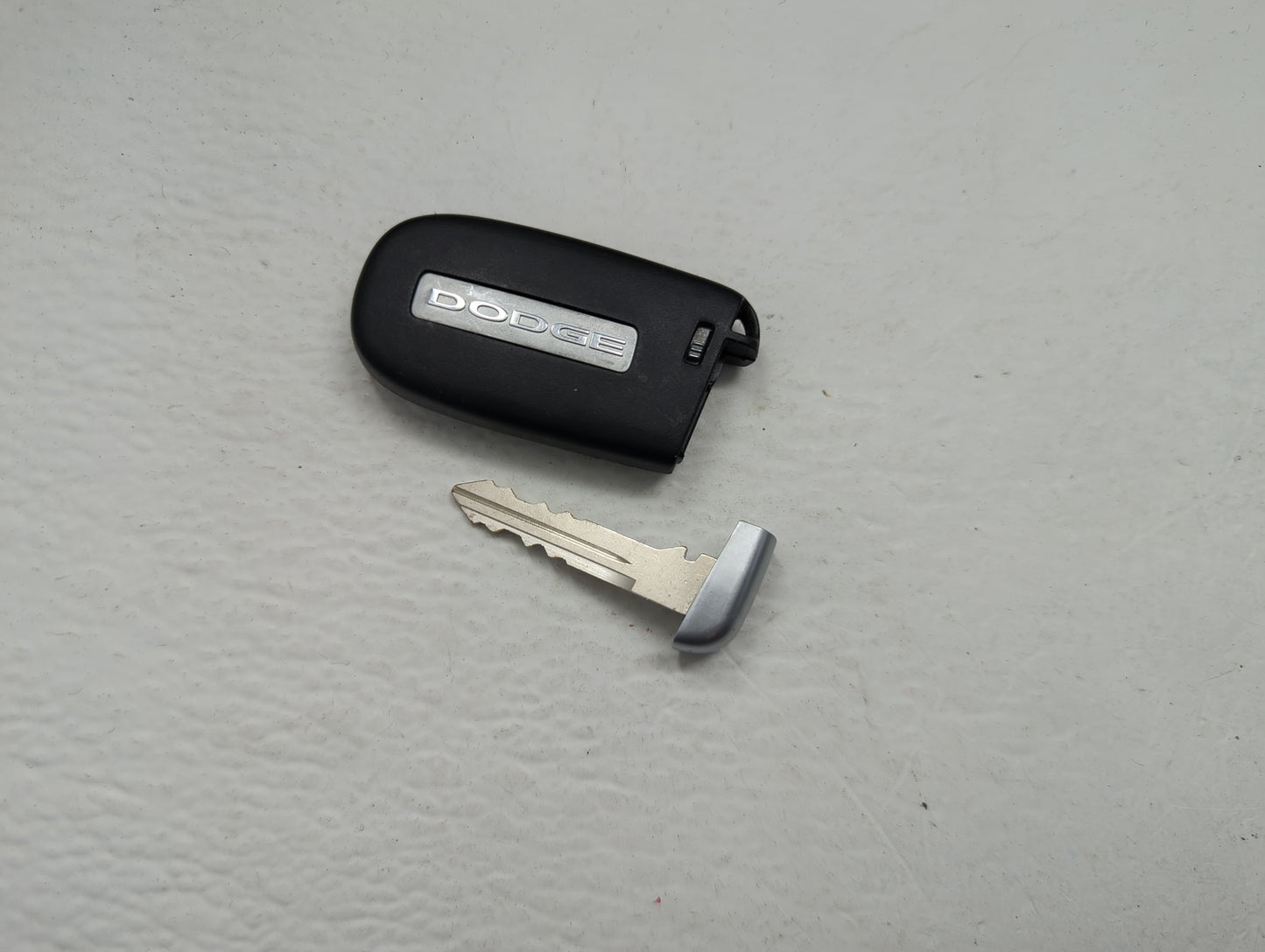Dodge Keyless Entry Remote Fob M3N-40821302 68375133AC 5 buttons - Oemusedautoparts1.com