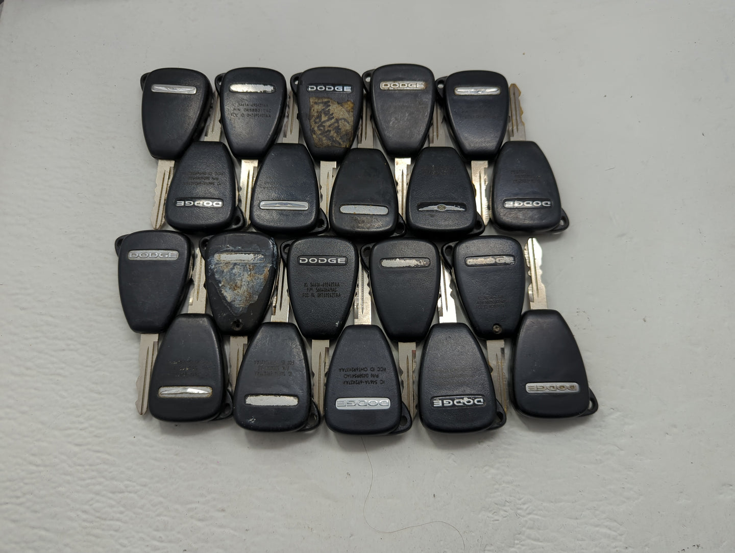 Lot of 20 Dodge Keyless Entry Remote Fob OHT692427AA | OHT692713AA | - Oemusedautoparts1.com