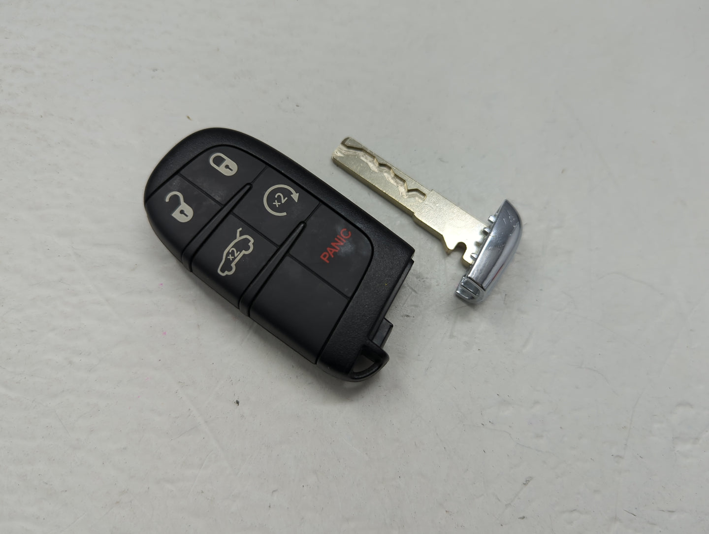 Dodge Keyless Entry Remote Fob 2ADPXF17PE 5 buttons - Oemusedautoparts1.com
