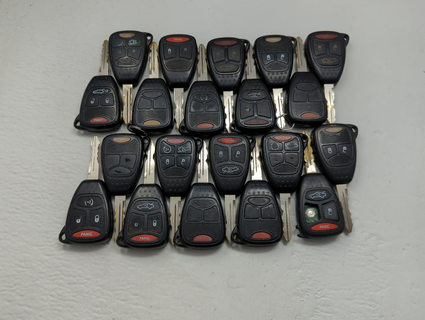 Lot of 20 Dodge Keyless Entry Remote Fob OHT692427AA | OHT692713AA | - Oemusedautoparts1.com