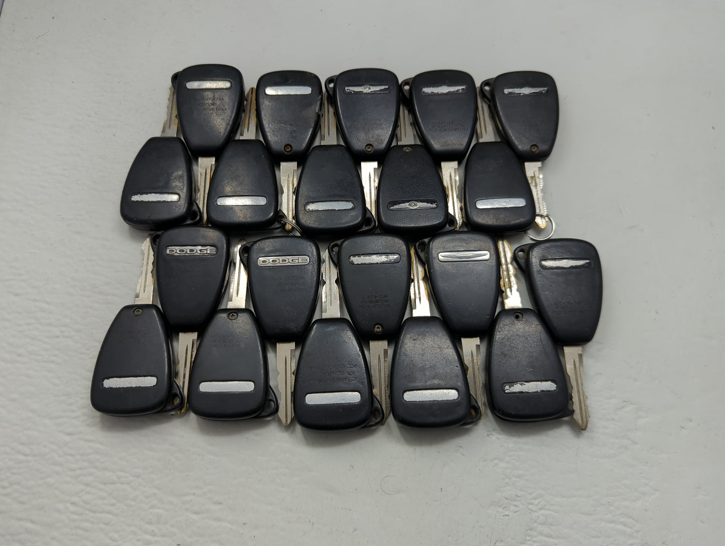 Lot of 20 Dodge Keyless Entry Remote Fob OHT692427AA | OHT692713AA | - Oemusedautoparts1.com