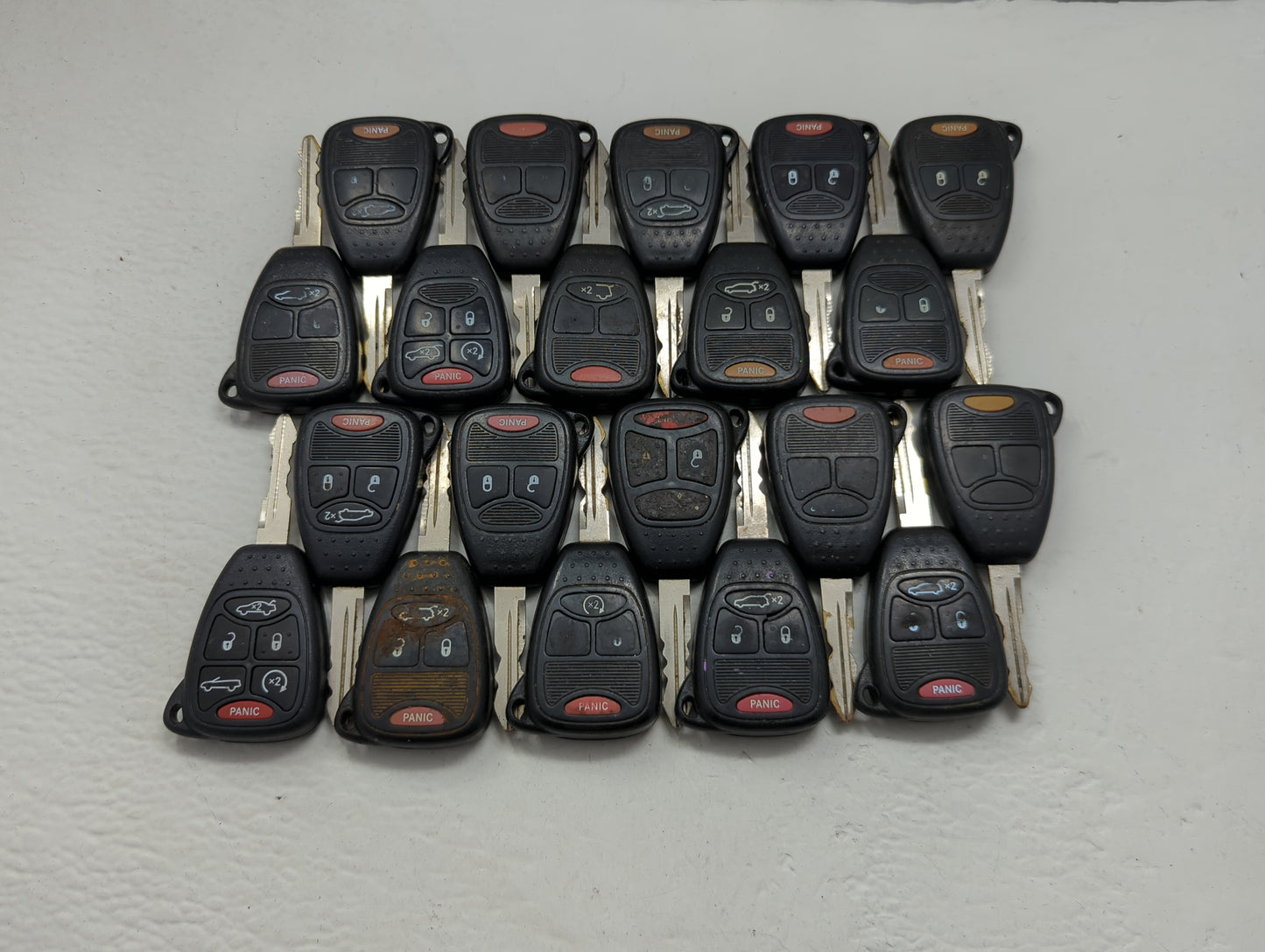 Lot of 20 Dodge Keyless Entry Remote Fob OHT692427AA | M3N65981772 | - Oemusedautoparts1.com