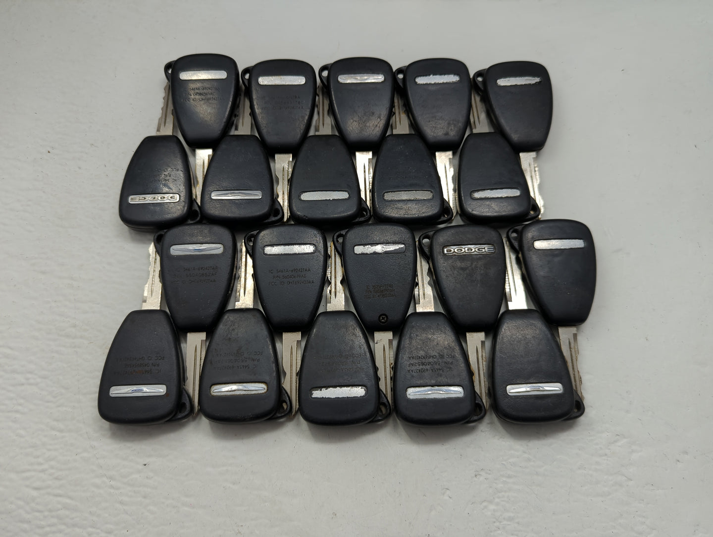 Lot of 20 Dodge Keyless Entry Remote Fob OHT692427AA | M3N65981772 | - Oemusedautoparts1.com