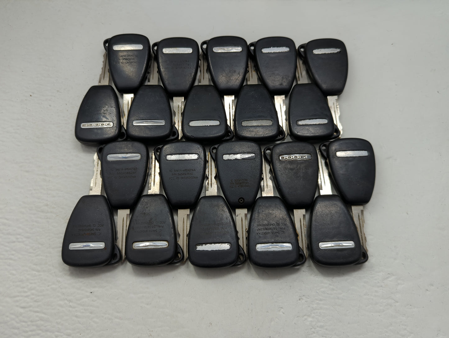 Lot of 20 Dodge Keyless Entry Remote Fob OHT692427AA | M3N65981772 | - Oemusedautoparts1.com