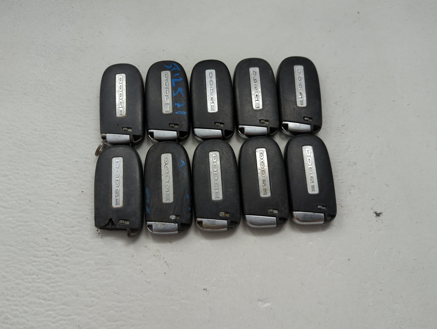 Lot of 10 Dodge Keyless Entry Remote Fob MIXED FCC IDS MIXED PART 1475815 - Oemusedautoparts1.com