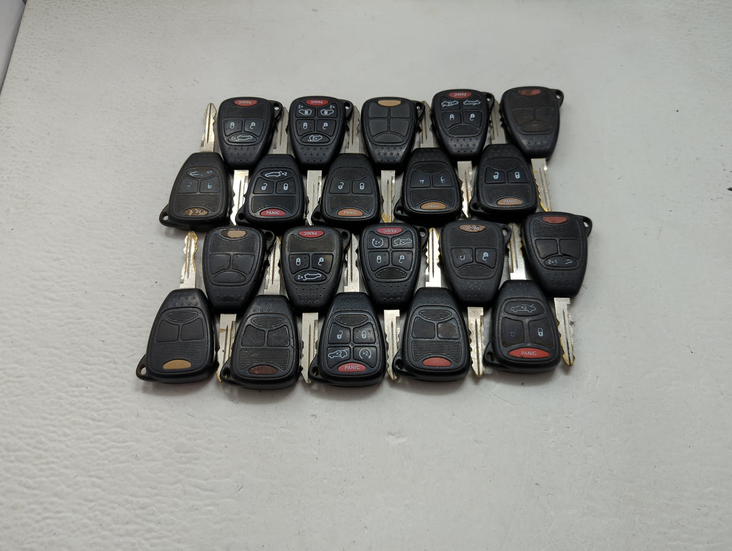 Lot of 20 Dodge Keyless Entry Remote Fob MIXED FCC IDS MIXED PART 1476547 - Oemusedautoparts1.com