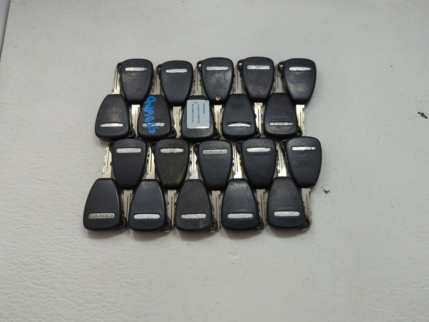 Lot of 20 Dodge Keyless Entry Remote Fob MIXED FCC IDS MIXED PART 1476549 - Oemusedautoparts1.com