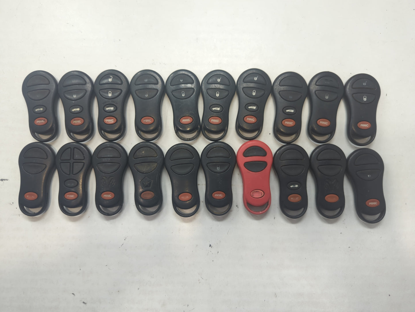 Lot of 20 Dodge Keyless Entry Remote Fob MIXED FCC IDS MIXED PART NUMBERS - Oemusedautoparts1.com